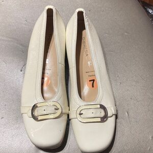 Theresia M Hanka Cream Women's Shoes with Buckle